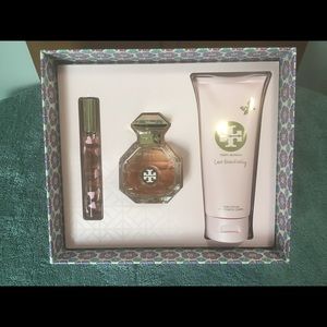 Tory Burch Love Relentlessly Gift Set
